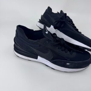 Nike Waffle One Black and White Classic running shoes